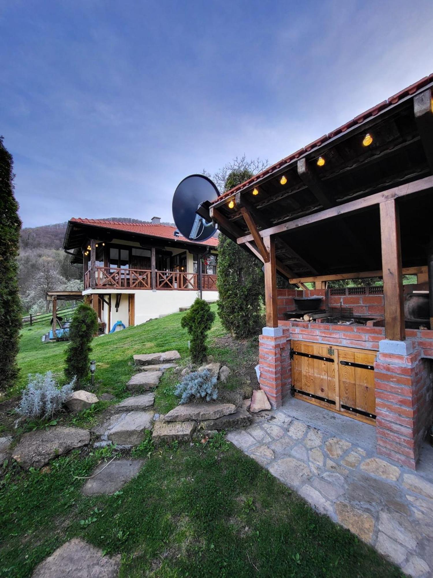 Apartmani LUNIJA Gornji Milanovac Exterior foto